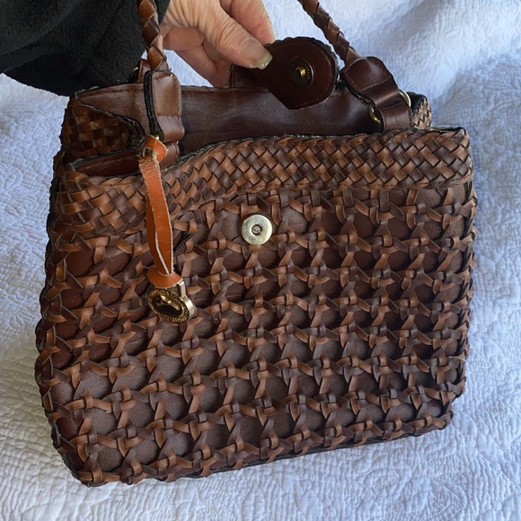 Dooney & Bourke brown leather satchel handbag medium size strappy bag w hang tag - Picture 6 of 9